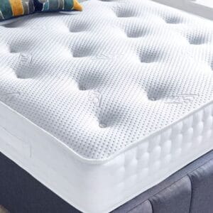 Display model sale: 4'6'' Silk 1000 mattress